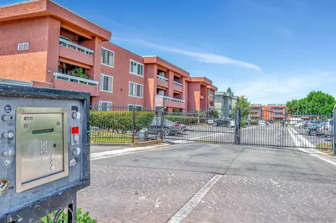 1040 E Washington Ave #22, Escondido, CA 92025