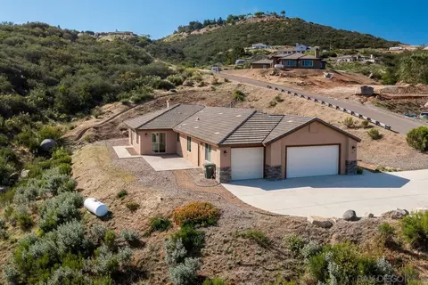 483 N Alpine Trail Rd, Alpine, CA 91901 photo 2