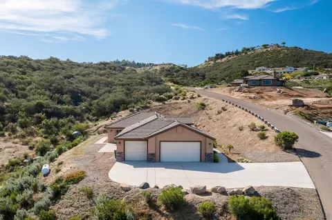 483 N Alpine Trail Rd, Alpine, CA 91901 photo 3