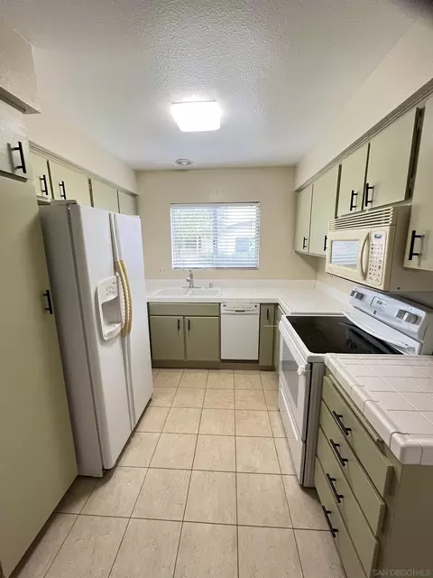 3719 Bay Leaf Way, Oceanside, CA 92057 photo 15
