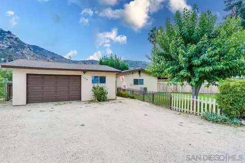 748 Saint George Dr, El Cajon, CA 92019