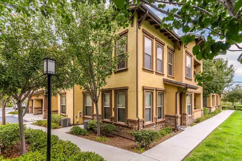 6675 Canopy Ridge Ln #10, San Diego, CA 92121