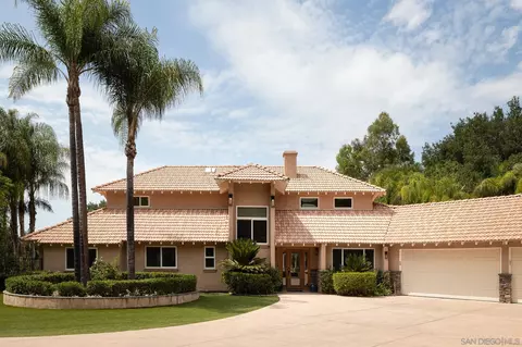 1202 Canyon Ridge Ln, Escondido, CA 92025
