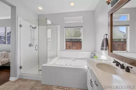 2326 Fallbrook Pl, Escondido, CA 92027 photo 24