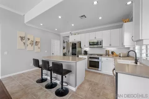 2326 Fallbrook Pl, Escondido, CA 92027 photo 16