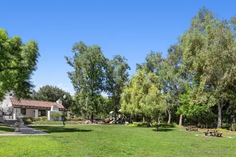 2326 Fallbrook Pl, Escondido, CA 92027 photo 42
