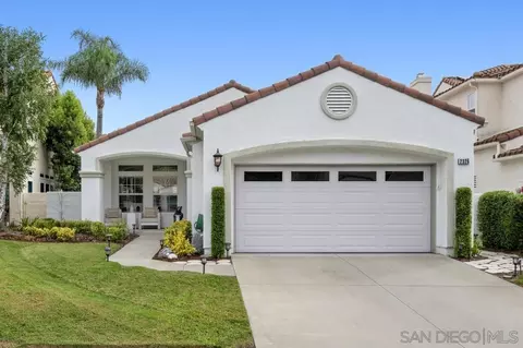2326 Fallbrook Pl, Escondido, CA 92027 photo 2