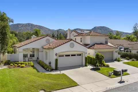 2326 Fallbrook Pl, Escondido, CA 92027 photo 4