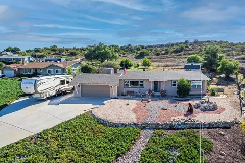 8110 Amelia Dr, El Cajon, CA 92021
