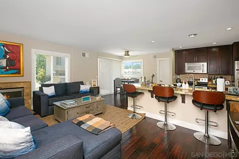 8288 Gilman Dr #45, La Jolla, CA 92037 photo 2