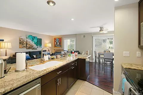 8288 Gilman Dr #45, La Jolla, CA 92037 photo 10