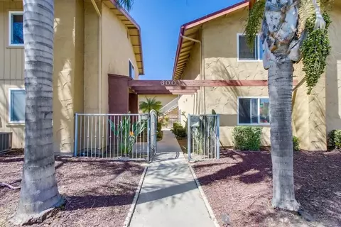 300 Filbert UNIT 2, El Cajon, CA 92020 photo 2