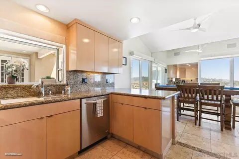 232 Turf View Dr, Solana Beach, CA 92075 photo 7