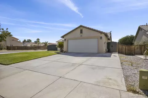 15404 Kearny Dr, Adelanto, CA 92301 photo 3