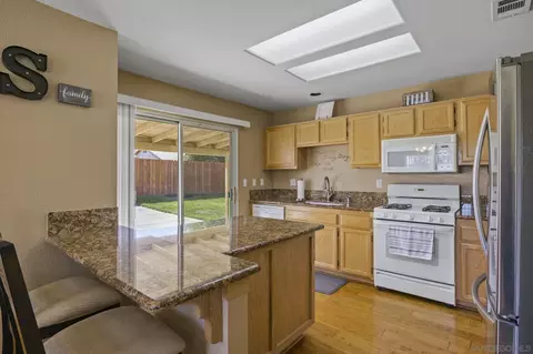 15404 Kearny Dr, Adelanto, CA 92301 photo 10