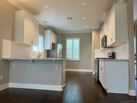 43076 Greene Cir, Temecula, CA 92592 photo 2