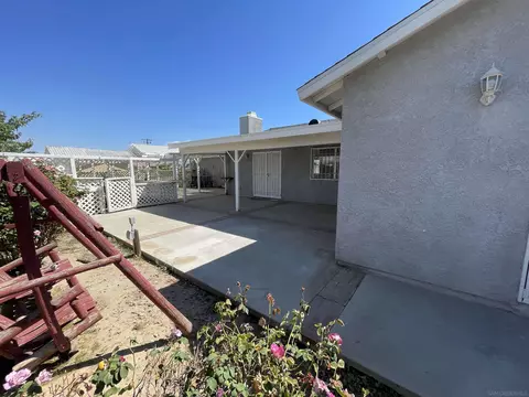 15362 Sycamore St, Hesperia, CA 92345 photo 12