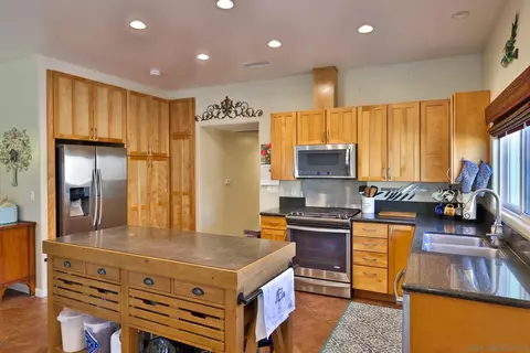 9143 Johnson Dr, La Mesa, CA 91941 photo 11