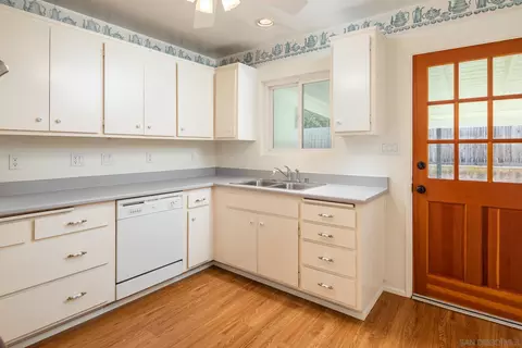 8025 El Paso St, La Mesa, CA 91942 photo 9