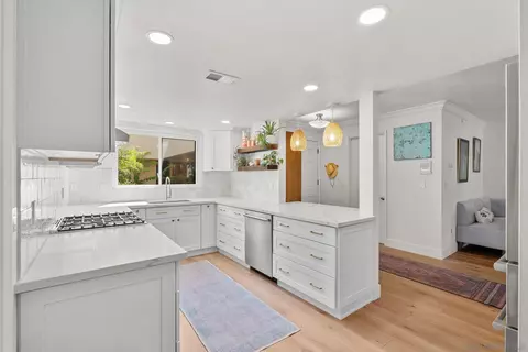 861 F Ave, Coronado, CA 92118 photo 8