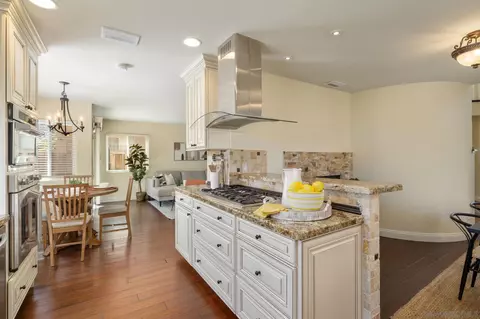 2010 San Remo Dr, Oceanside, CA 92056 photo 8