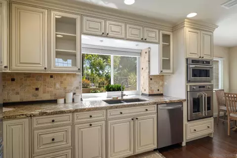 2010 San Remo Dr, Oceanside, CA 92056 photo 5