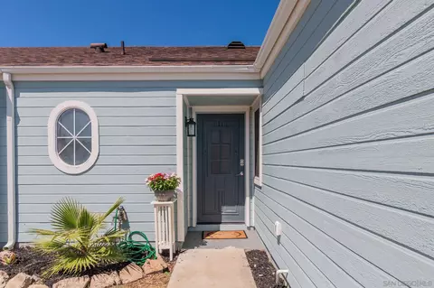 5136 Francis St, Oceanside, CA 92057 photo 2