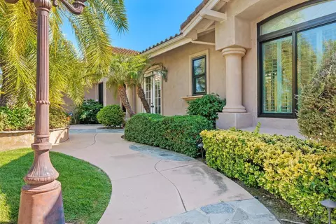 3242 Staghorn Ct, Fallbrook, CA 92028 photo 3