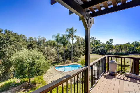 3748 Palomar Dr, Fallbrook, CA 92028