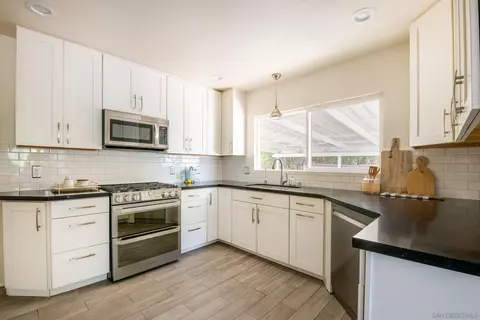 4360 Olive Ave, La Mesa, CA 91941 photo 10