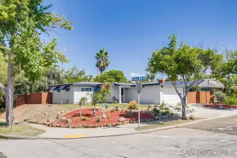 7902 Beaver Lake Dr, San Diego, CA 92119