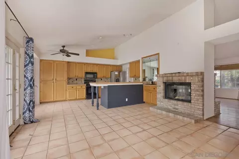 459 Sunridge Dr, Oceanside, CA 92056 photo 7