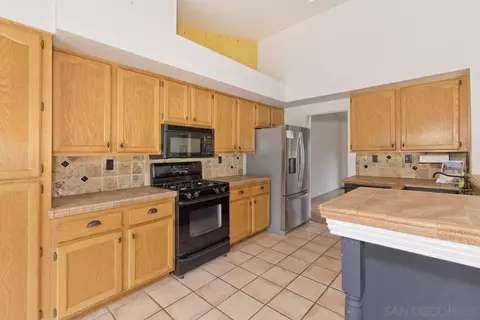 459 Sunridge Dr, Oceanside, CA 92056 photo 6