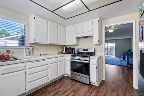 1160 Corral Gln, Escondido, CA 92026 photo 8