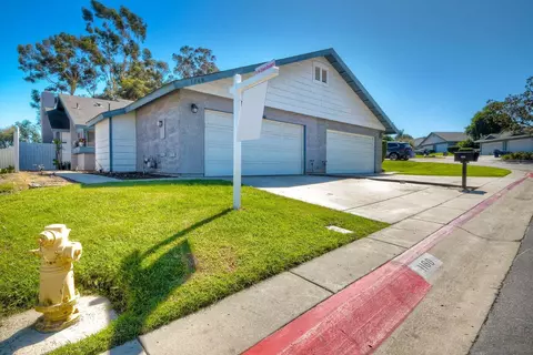 1160 Corral Gln, Escondido, CA 92026 photo 2