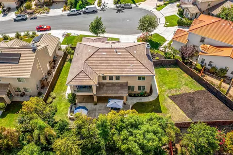 42241 Gateshead Ct, Temecula, CA 92592 photo 2