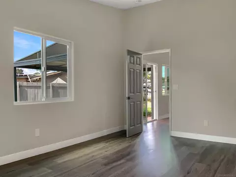 484 Parkbrook St, Spring Valley, CA 91977 photo 3