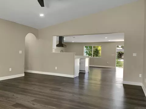 484 Parkbrook St, Spring Valley, CA 91977 photo 2