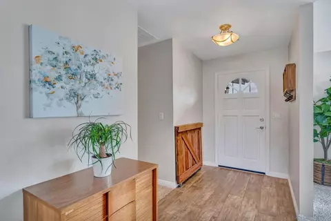 1217 Memory Ln, Vista, CA 92084 photo 4