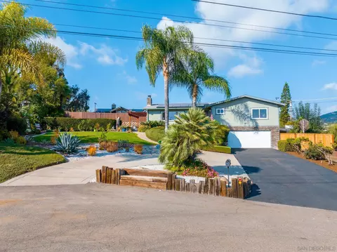1217 Memory Ln, Vista, CA 92084 photo 57