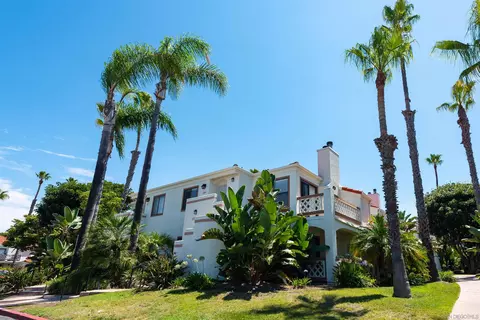 9312 Twin Trl #204, San Diego, CA 92129
