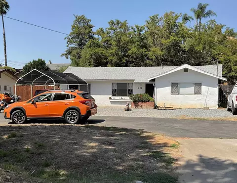 1221 Rees Rd, Escondido, CA 92026 photo 2