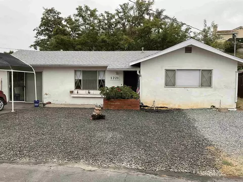 1221 Rees Rd, Escondido, CA 92026
