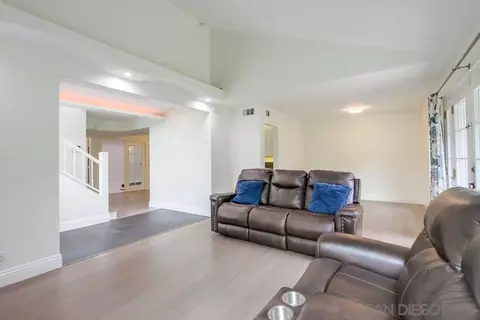 1829 Esquire Gln, Escondido, CA 92029 photo 9