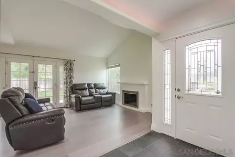 1829 Esquire Gln, Escondido, CA 92029 photo 5