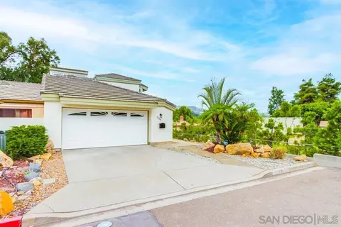 1829 Esquire Gln, Escondido, CA 92029 photo 2
