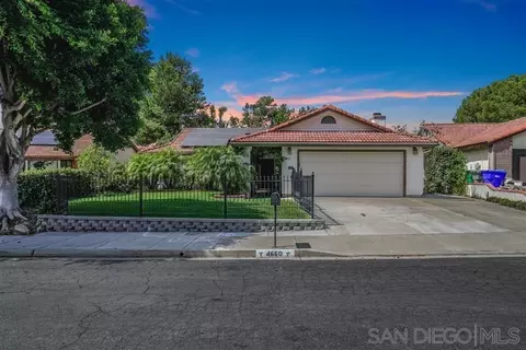 4660 Lofty Grove Dr, Oceanside, CA 92056