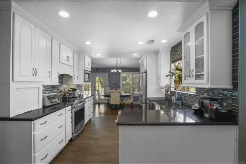 4660 Lofty Grove Dr, Oceanside, CA 92056 photo 11