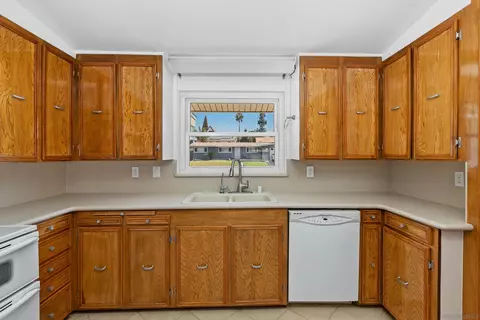 2630 Nida Pl, Lemon Grove, CA 91945 photo 3