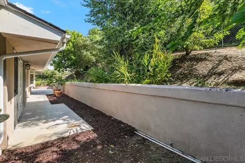 2717 Hidden Valley Rd, La Jolla, CA 92037 photo 25
